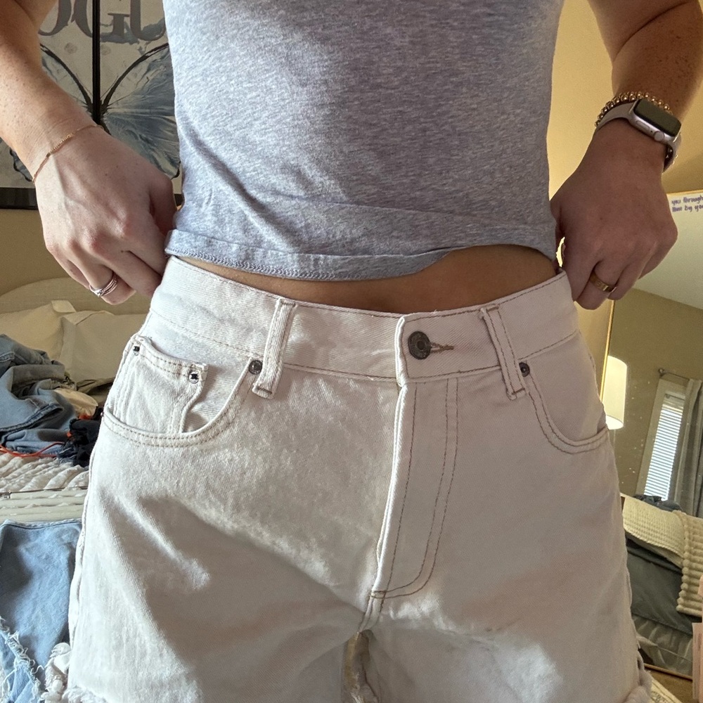 Universal Thread High Waist Women's Shorts - Cream